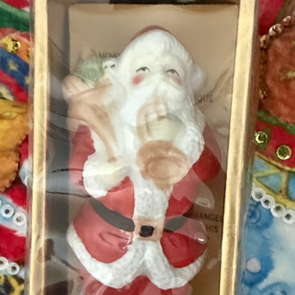 Vintage Santa Claus 🧑‍🎄 Figurine